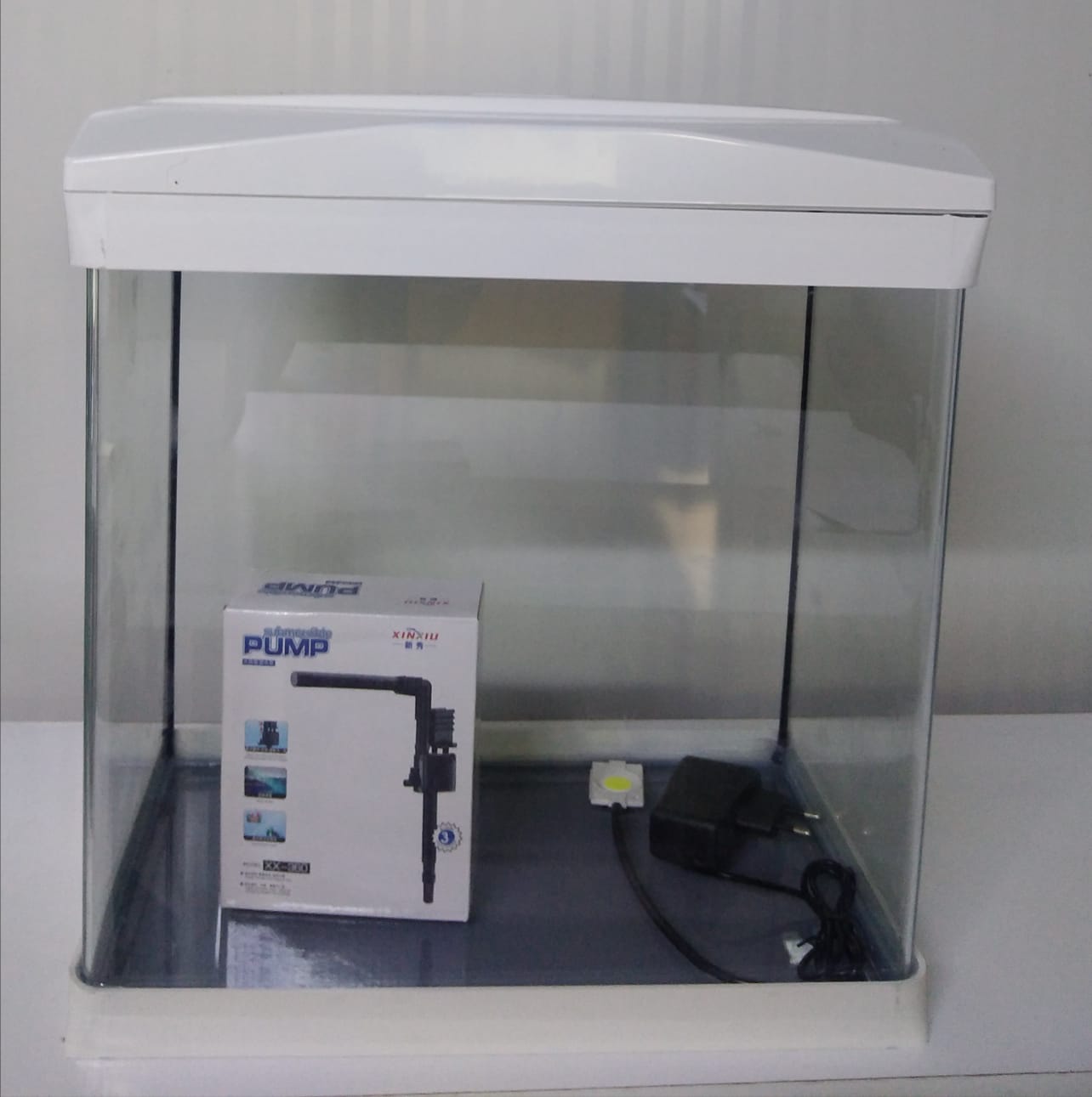 LÜX BOMBELİ KİLİTLİ AKVARYUM 36*23*38 H